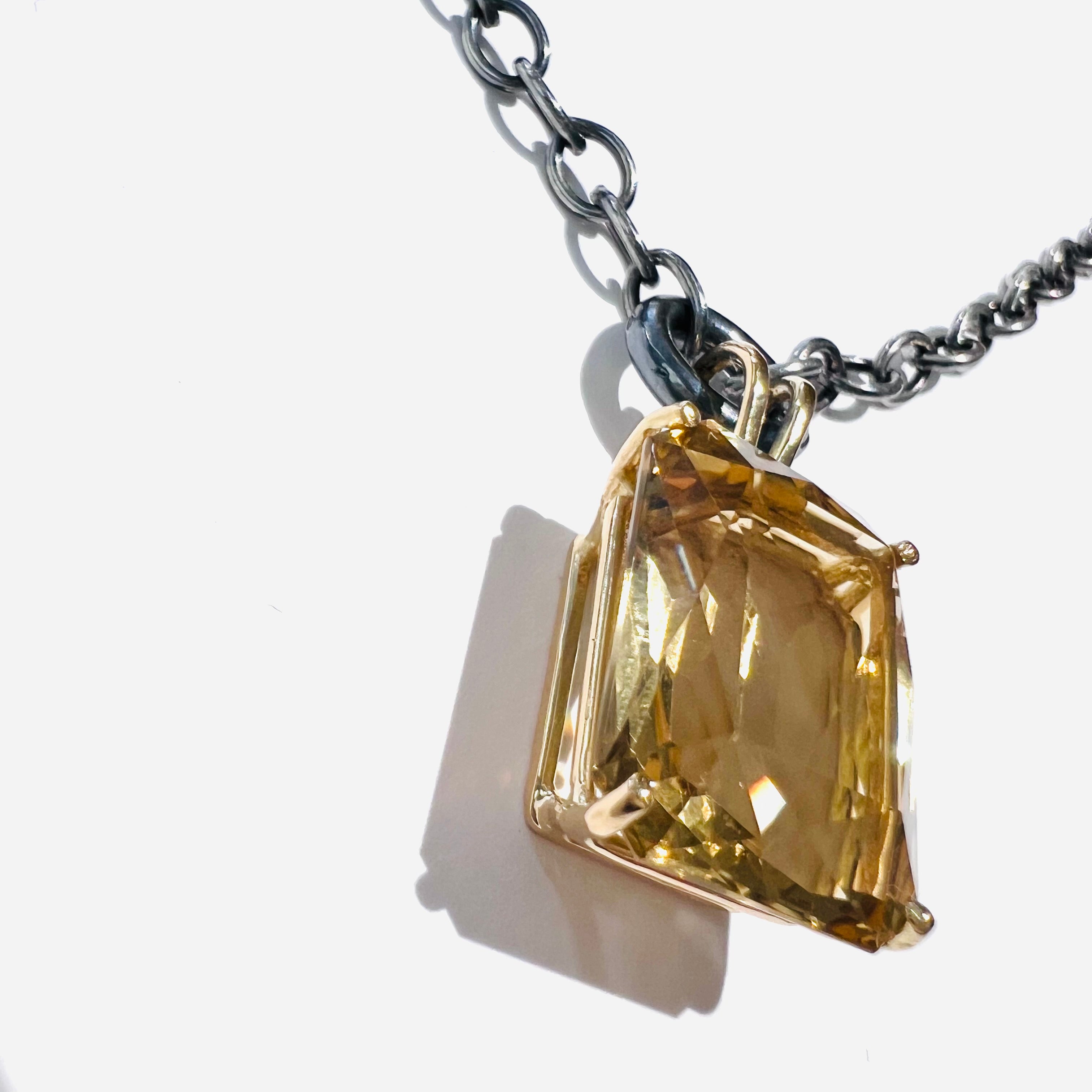 Goldgelbbaguettekette