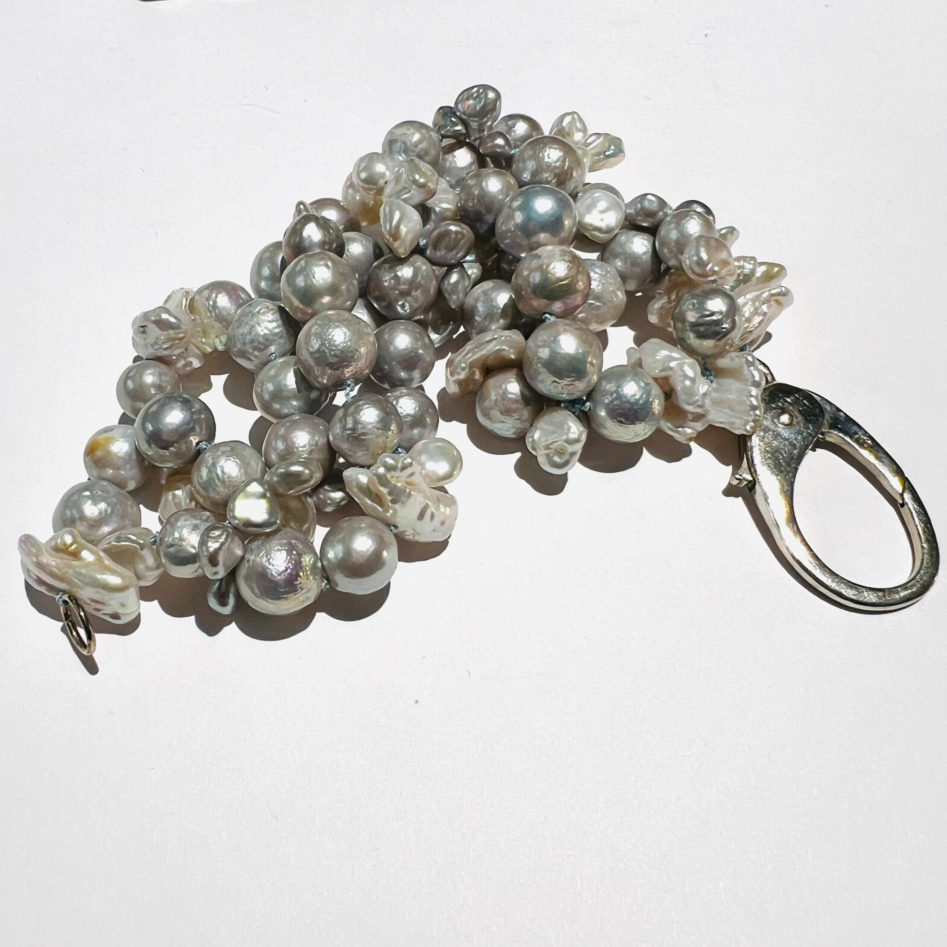 Perlenwolkenarmband