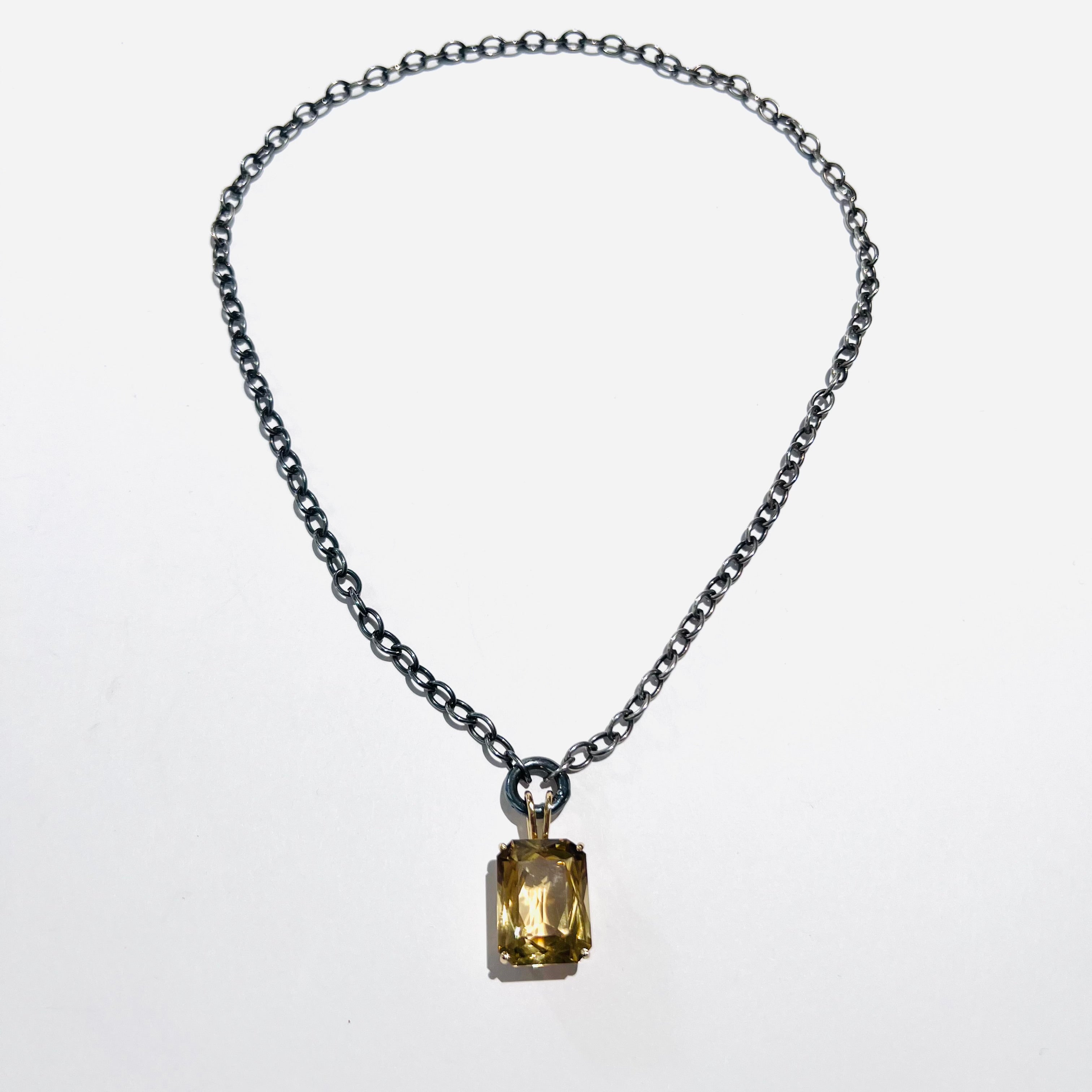 Goldgelbbaguettekette