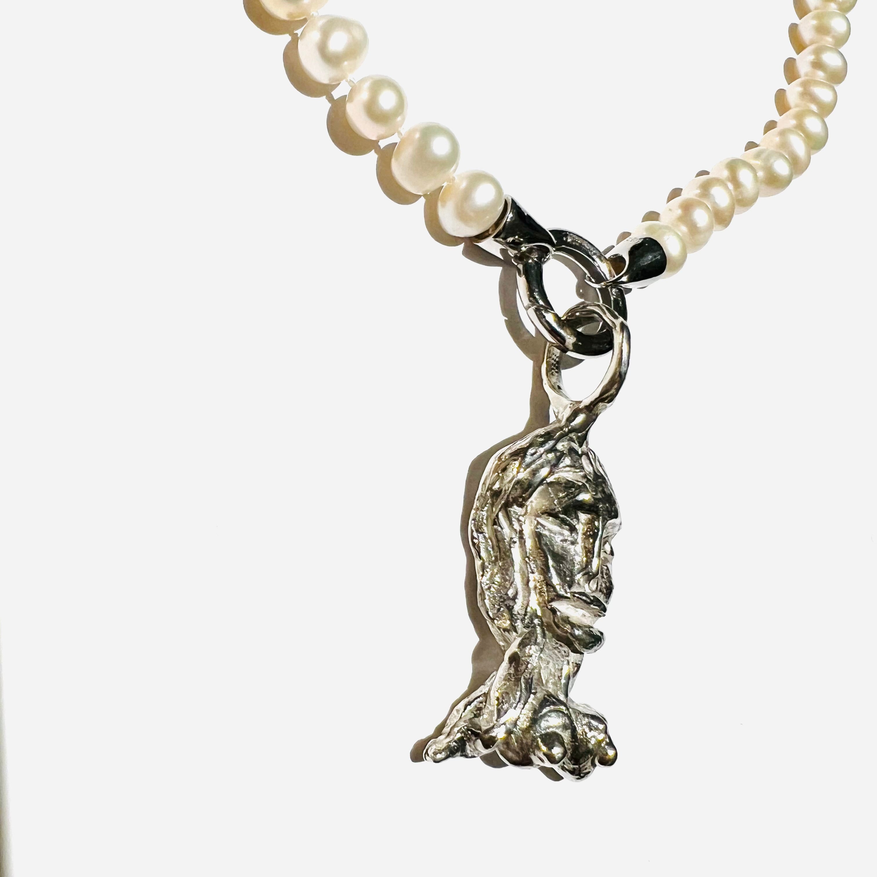 Frauenpowerperlenkette