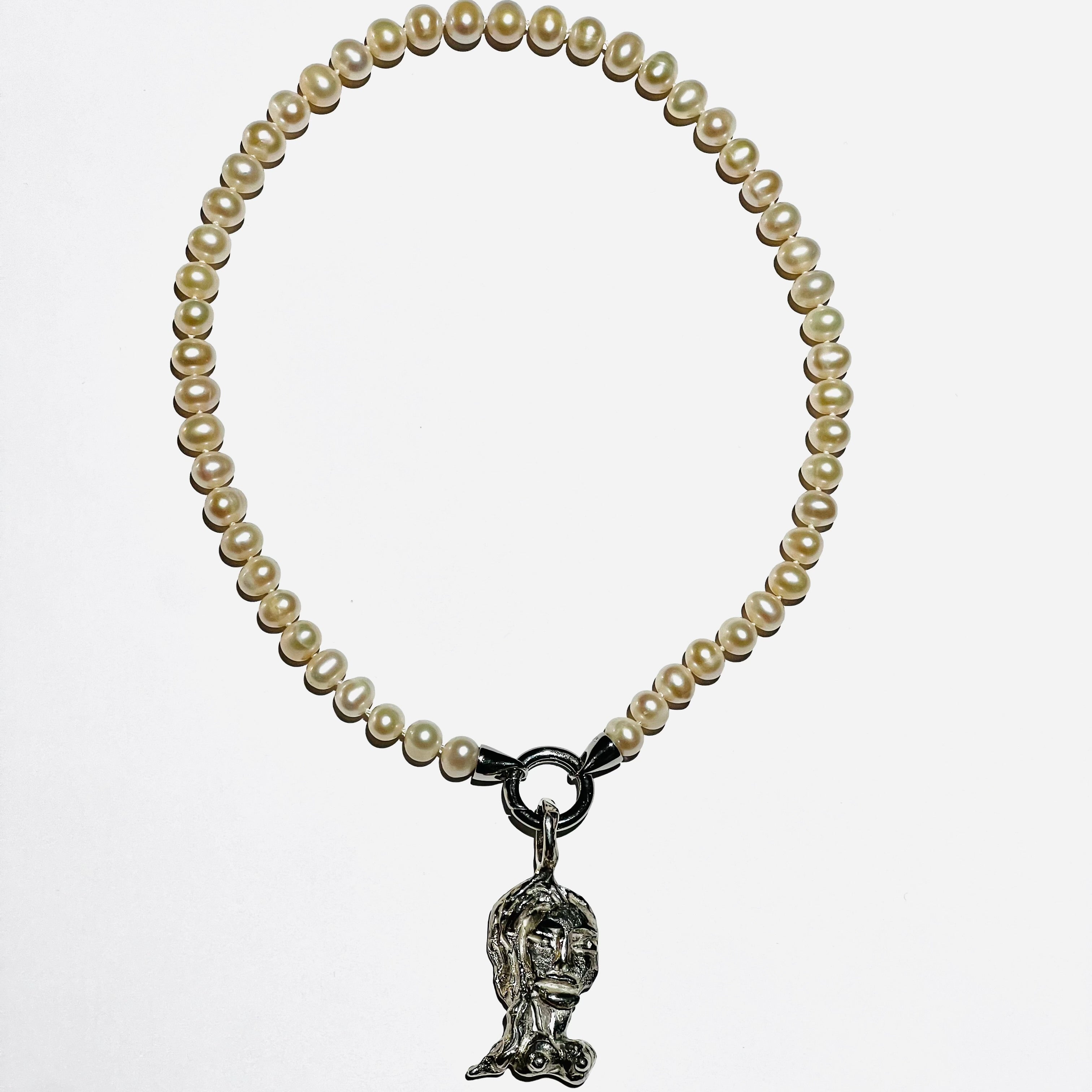 Frauenpowerperlenkette